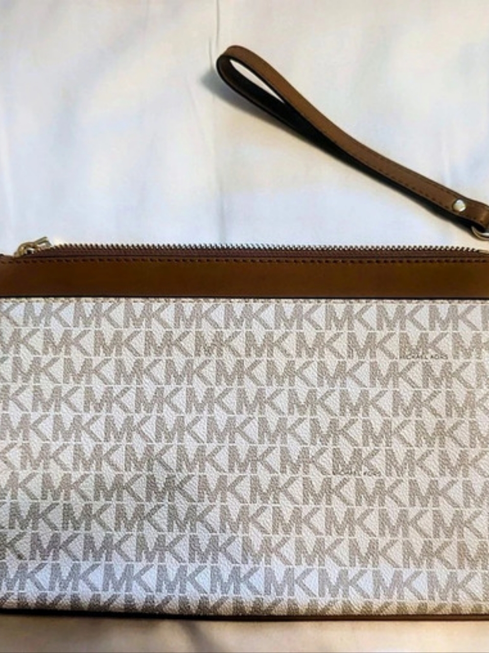 Michael Kors Jet Set Travel Large Flat Multifunction Phone Case Wristlet Phone